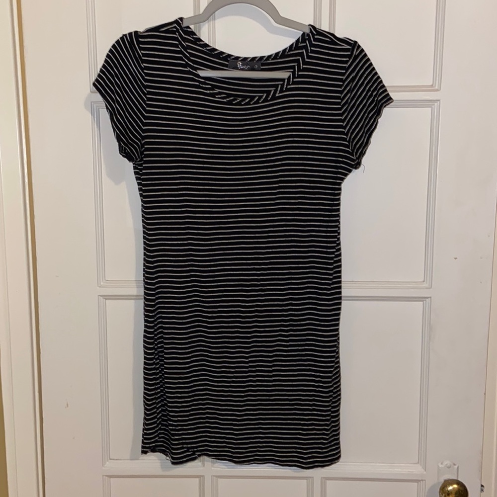 Black and white t shirt